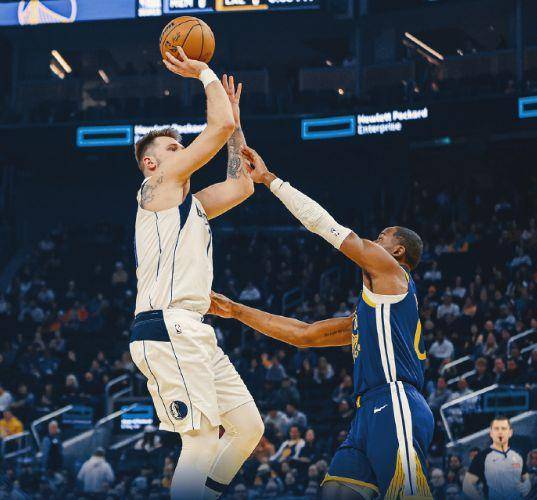 勇士主场击败独行侠,汤普森投进关键三分的简单介绍 勇士主场击败独行侠,汤普森投进关键三分的简单介绍