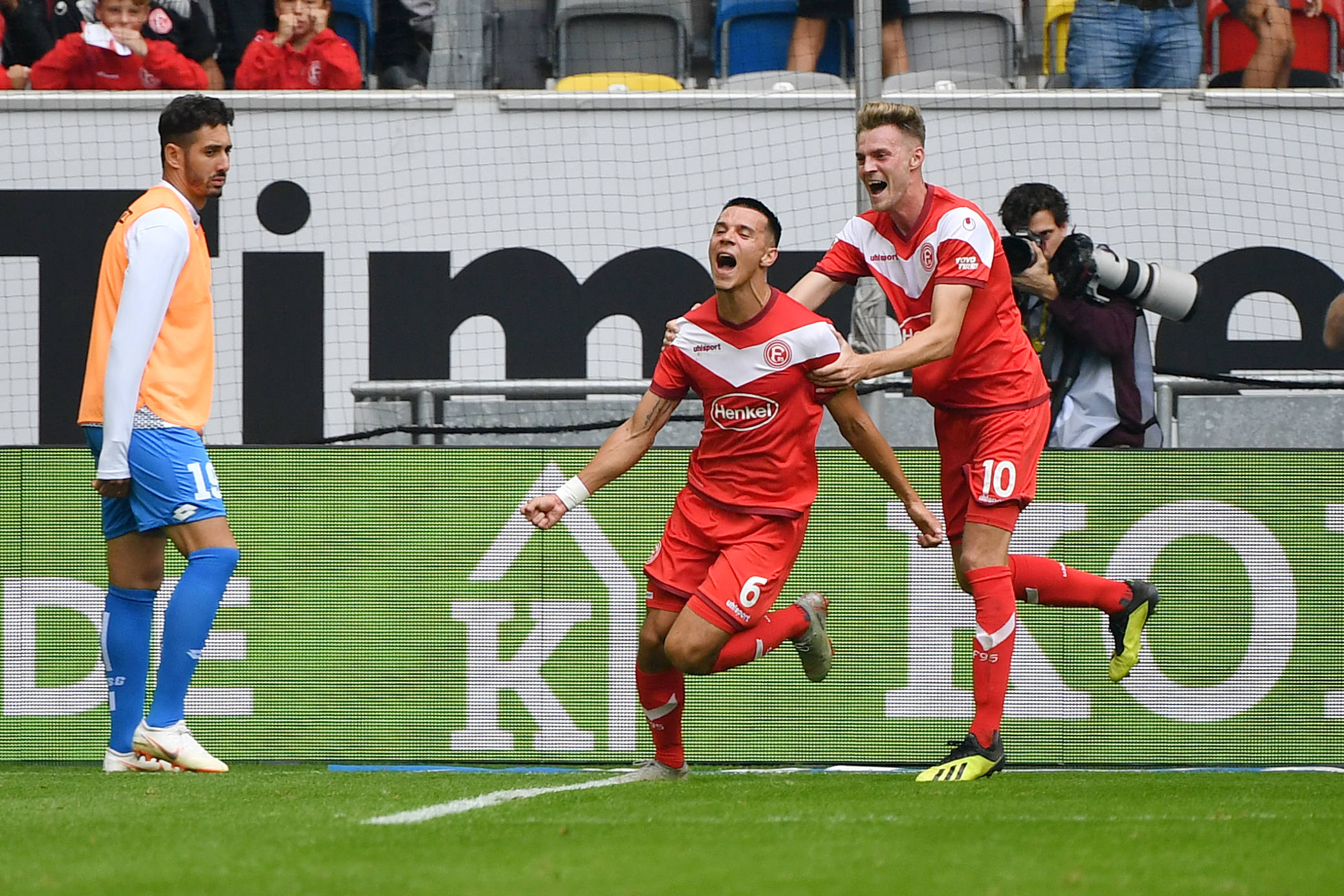 沙尔克轻松击败对手，两连胜势不可挡的简单介绍