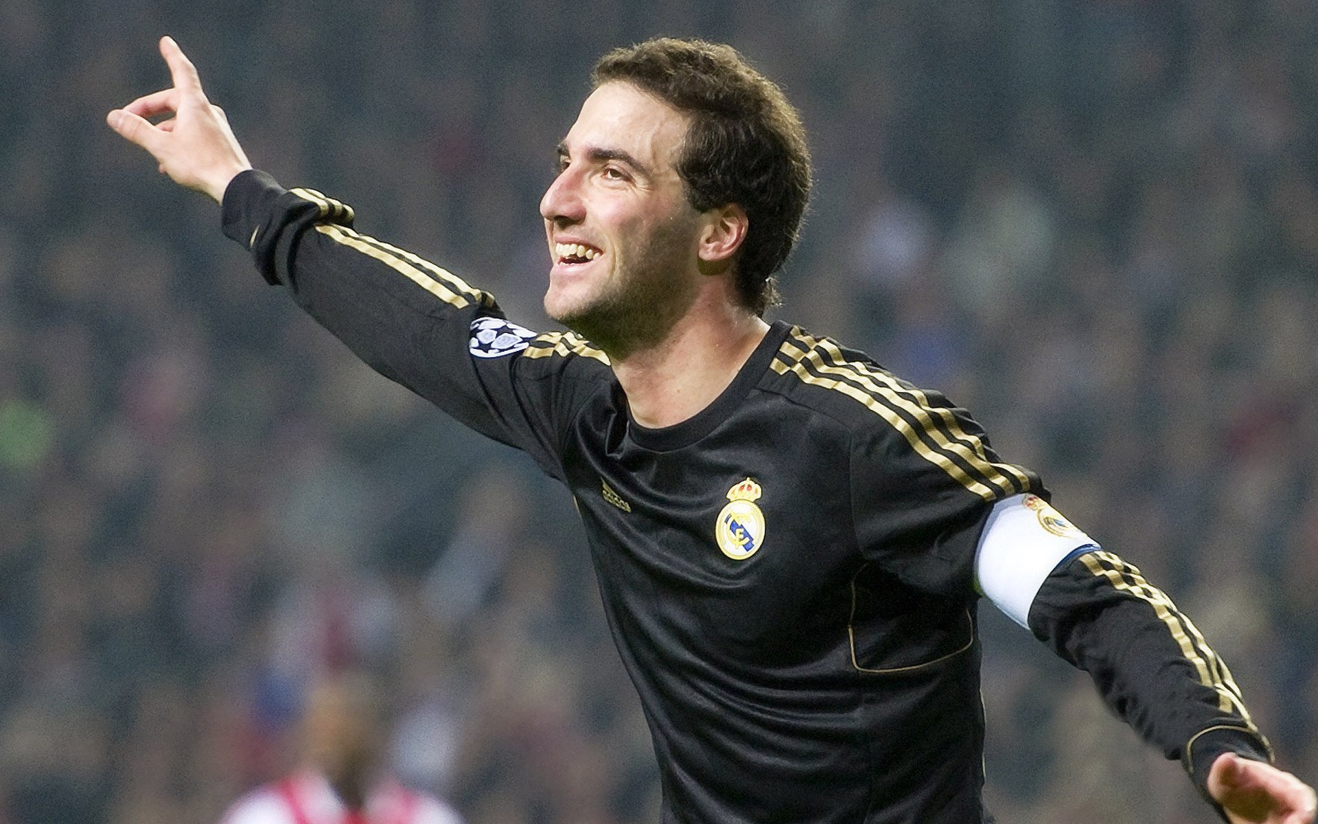 那不勒斯一波流击溃罗马，世界杯预演中的战术启示